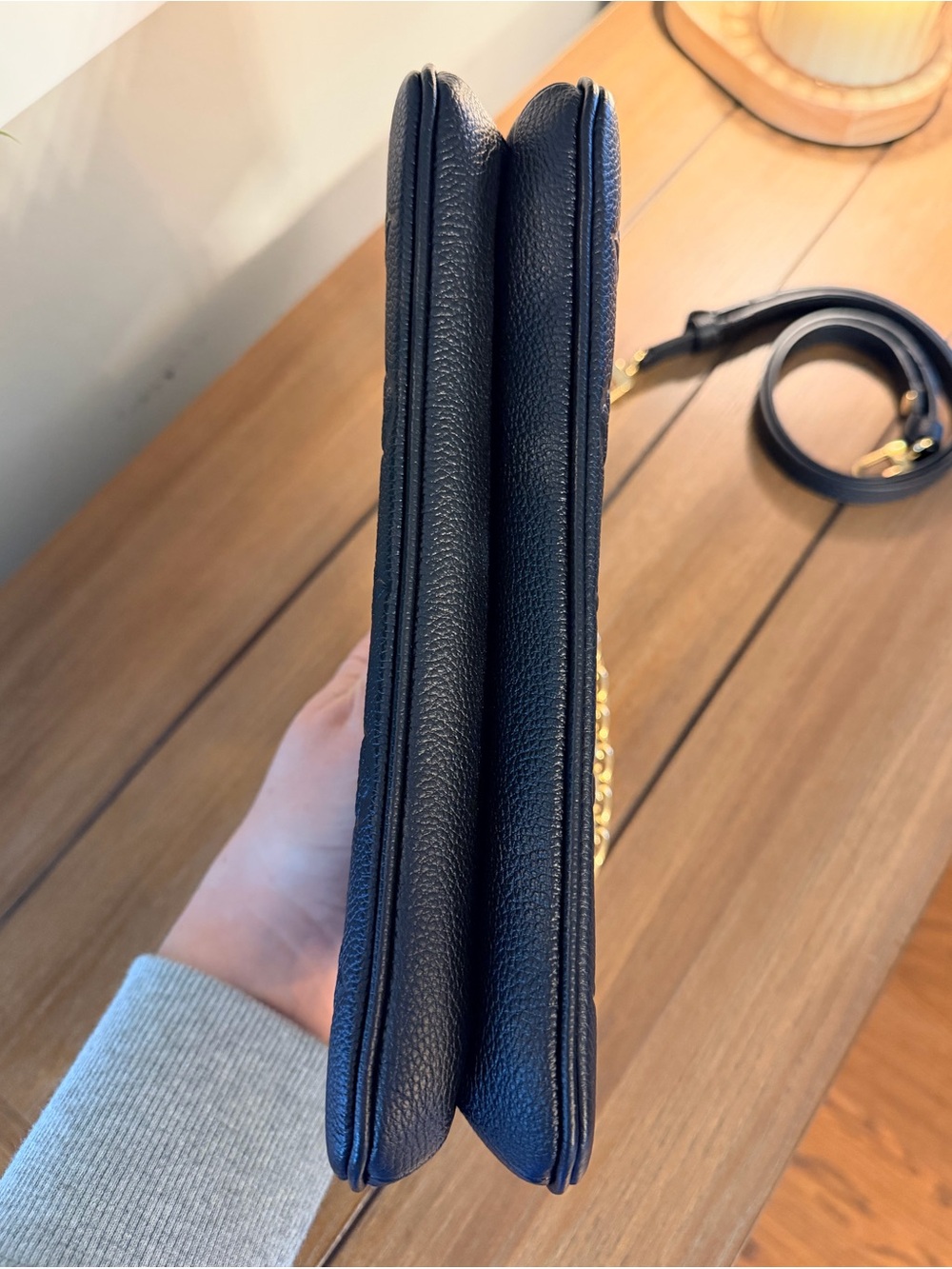 Louis Vuitton Pochette Liv - black empreinte - Picture 5 of 12